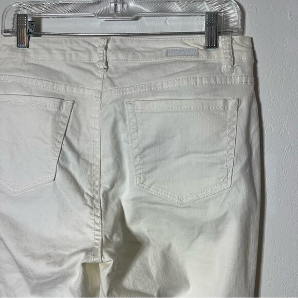 Jones New York Jeans, Size 10 Short. Mercer Bootcut. In excellent condition! - Picture 4 of 8